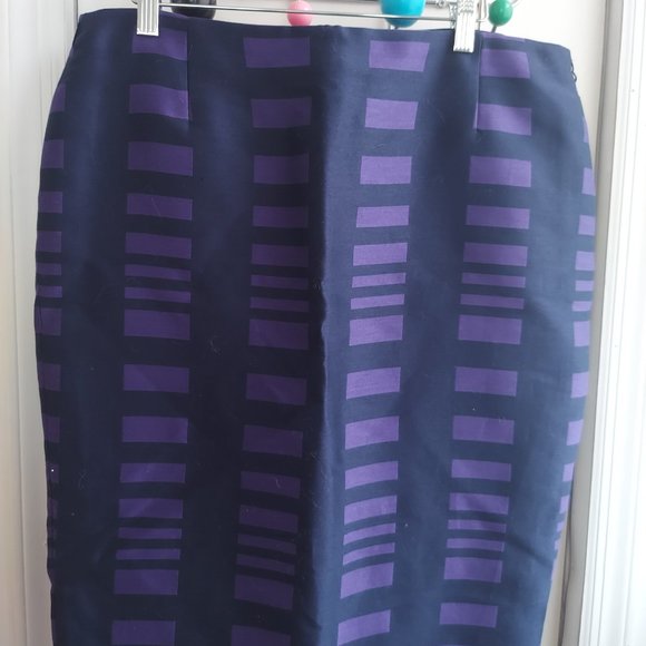 MAX MARA Suit (Jacket+Skirt) Geometric Pattern Peplum in Purple - Picture 5 of 8